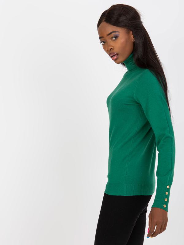 Mäkký klasický rolákový sveter s aplikáciou na rukávoch zelený