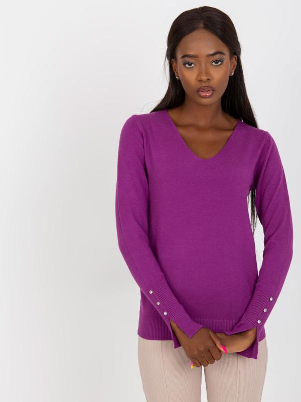 Klasický mäkký sveter s V -výstrihom fialový