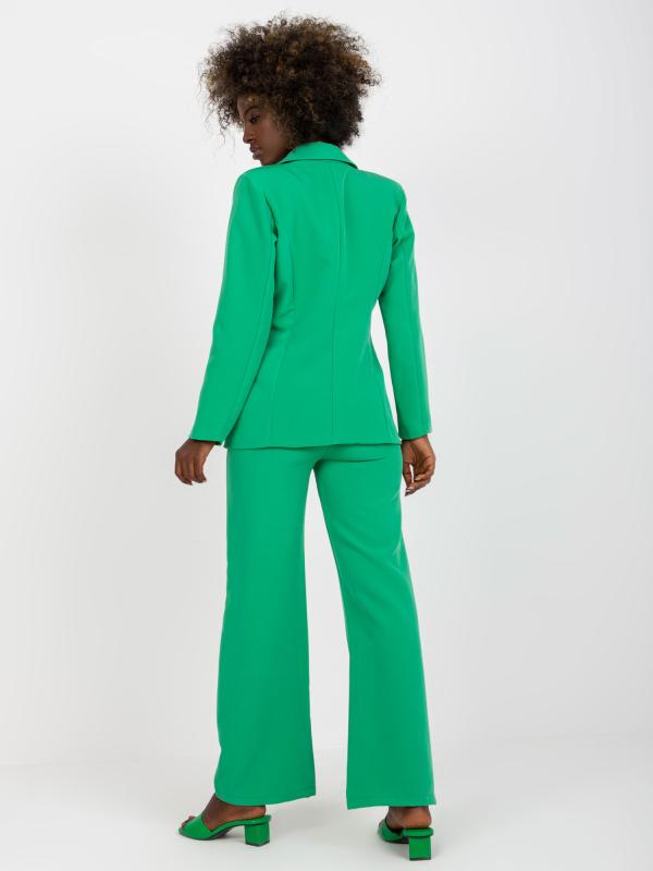 Zelené vypasované sako s dlhými rukávmi