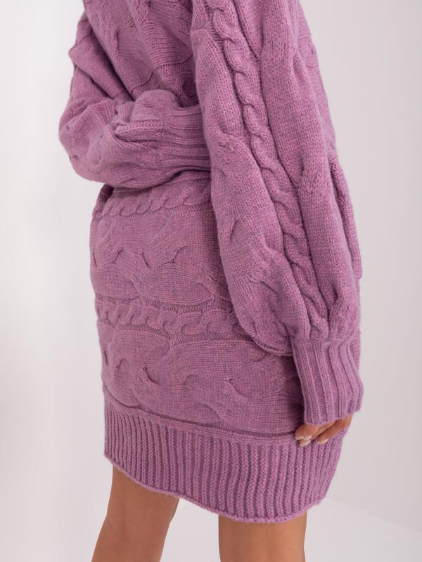 Pletené šaty s vrkočmi fialové
