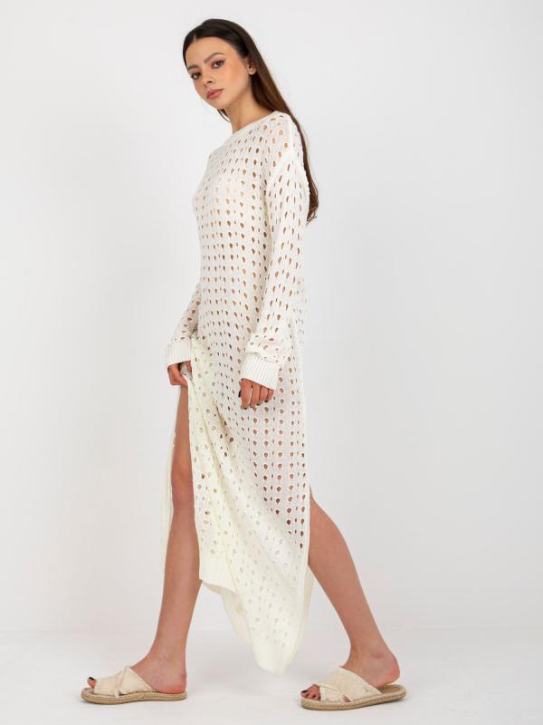 Ecru maxi úpletové šaty s azúrovým vzorom