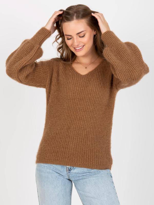 Klasický sveter s výstrihom do V hnedý