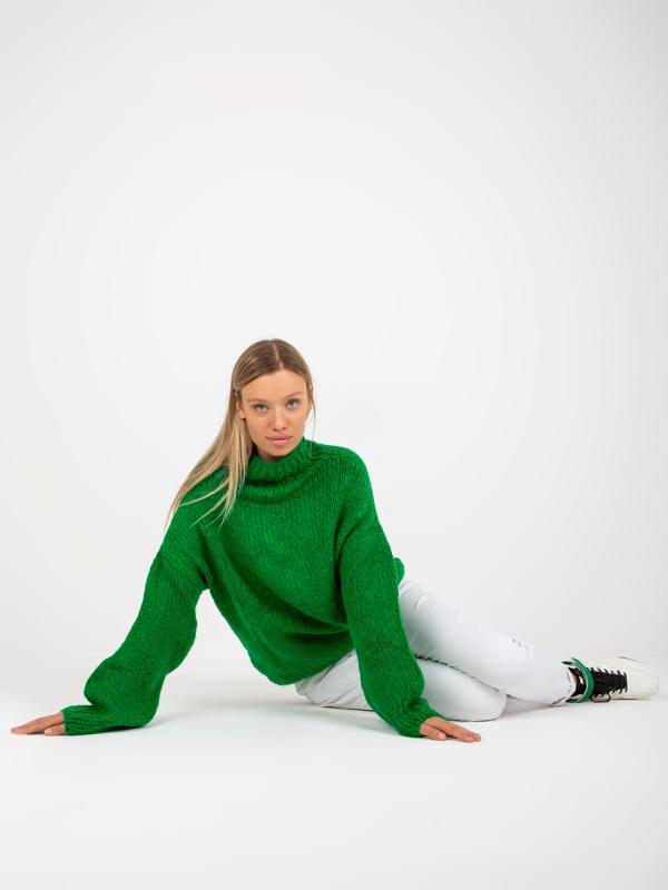 Zelený ženský sveter s rolákom