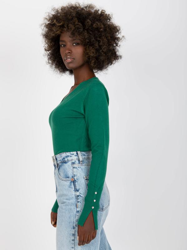 Klasický mäkký sveter s V -výstrihom zelený